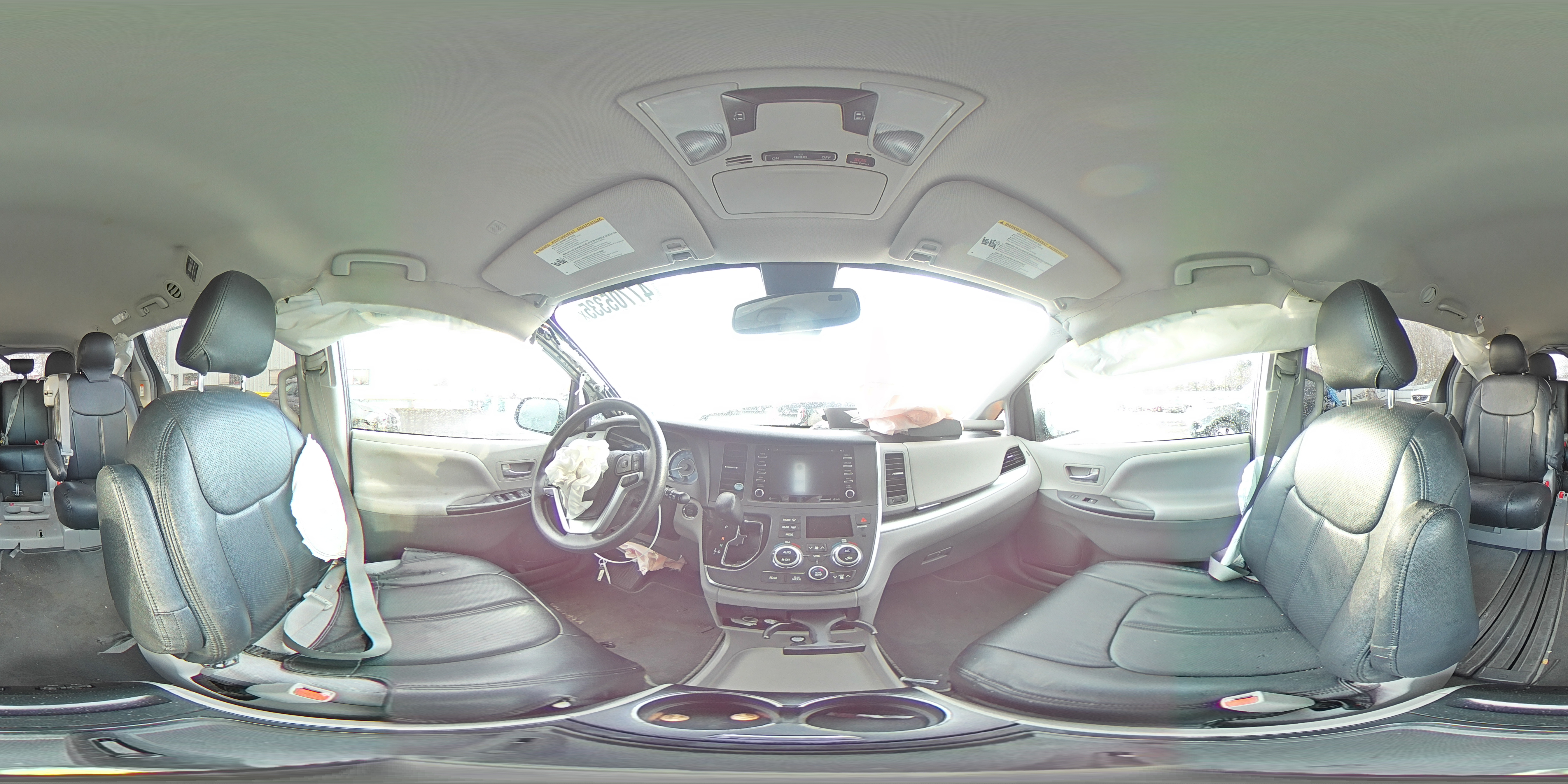 2019 Toyota Sienna - Image 14