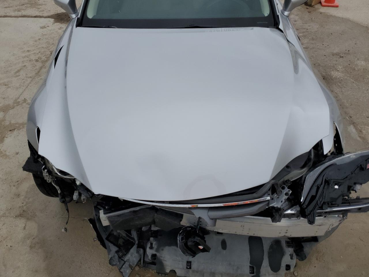 2017 Lexus IS - Image 11