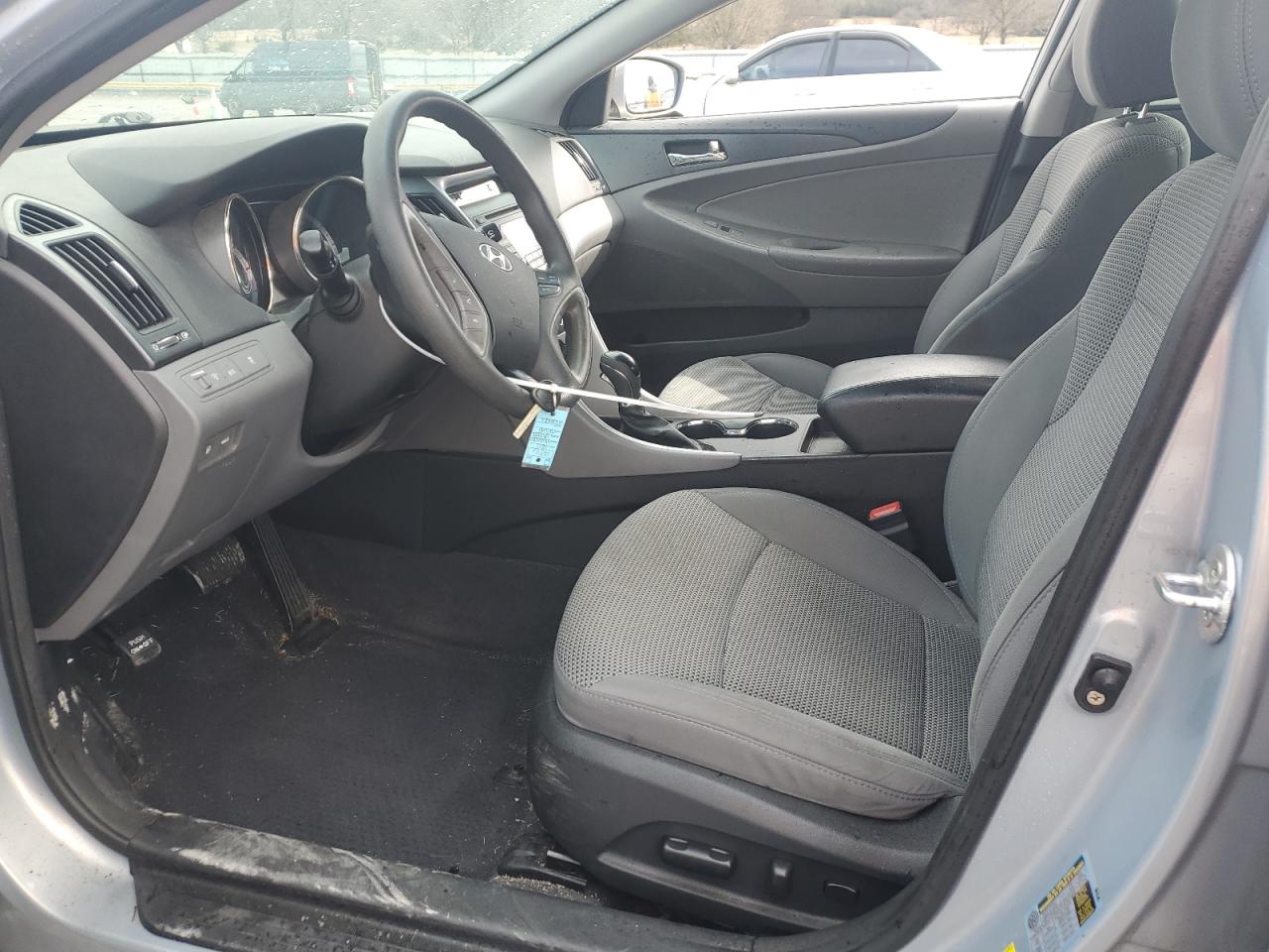 2011 Hyundai Sonata - Image 7