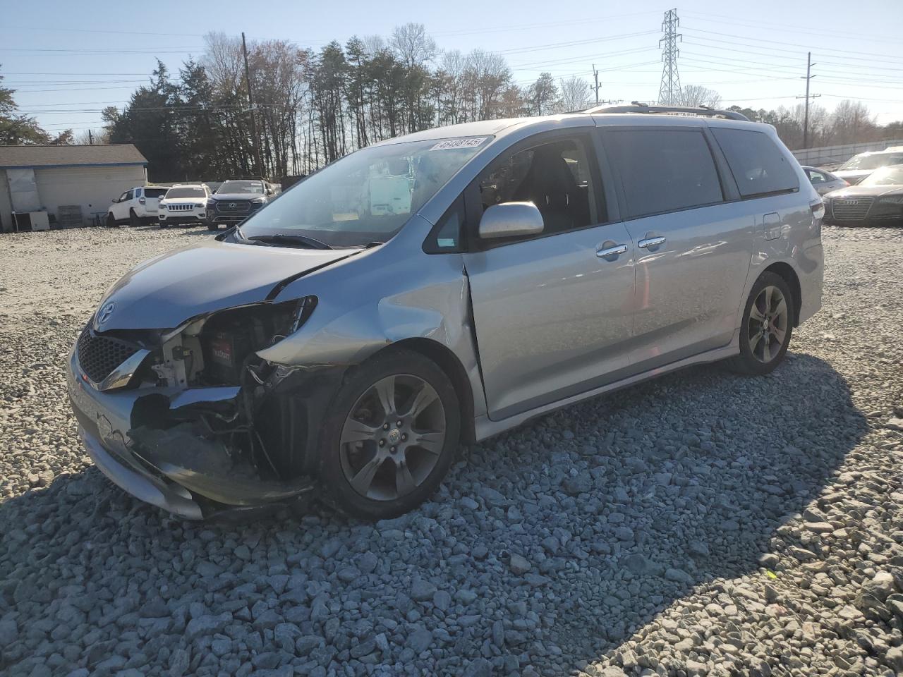 2016 Toyota Sienna - Image 1
