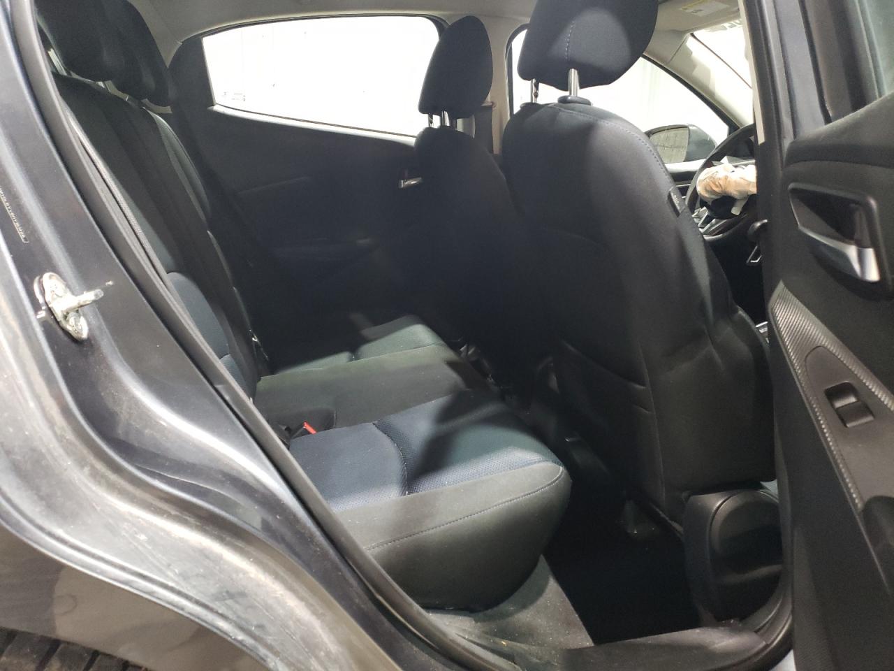 2017 Toyota Yaris - Image 11