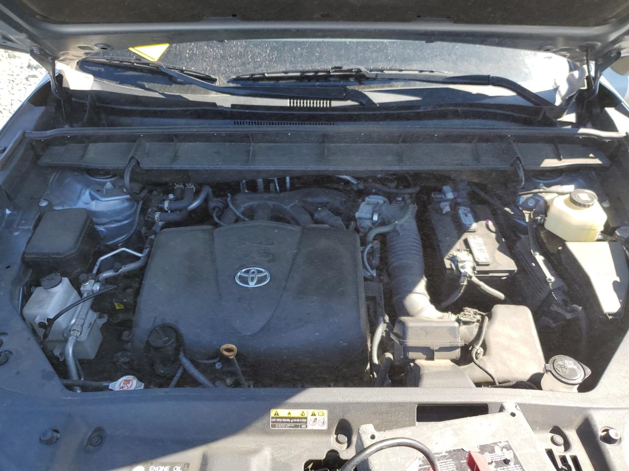 2020 Toyota Highlander - Image 12