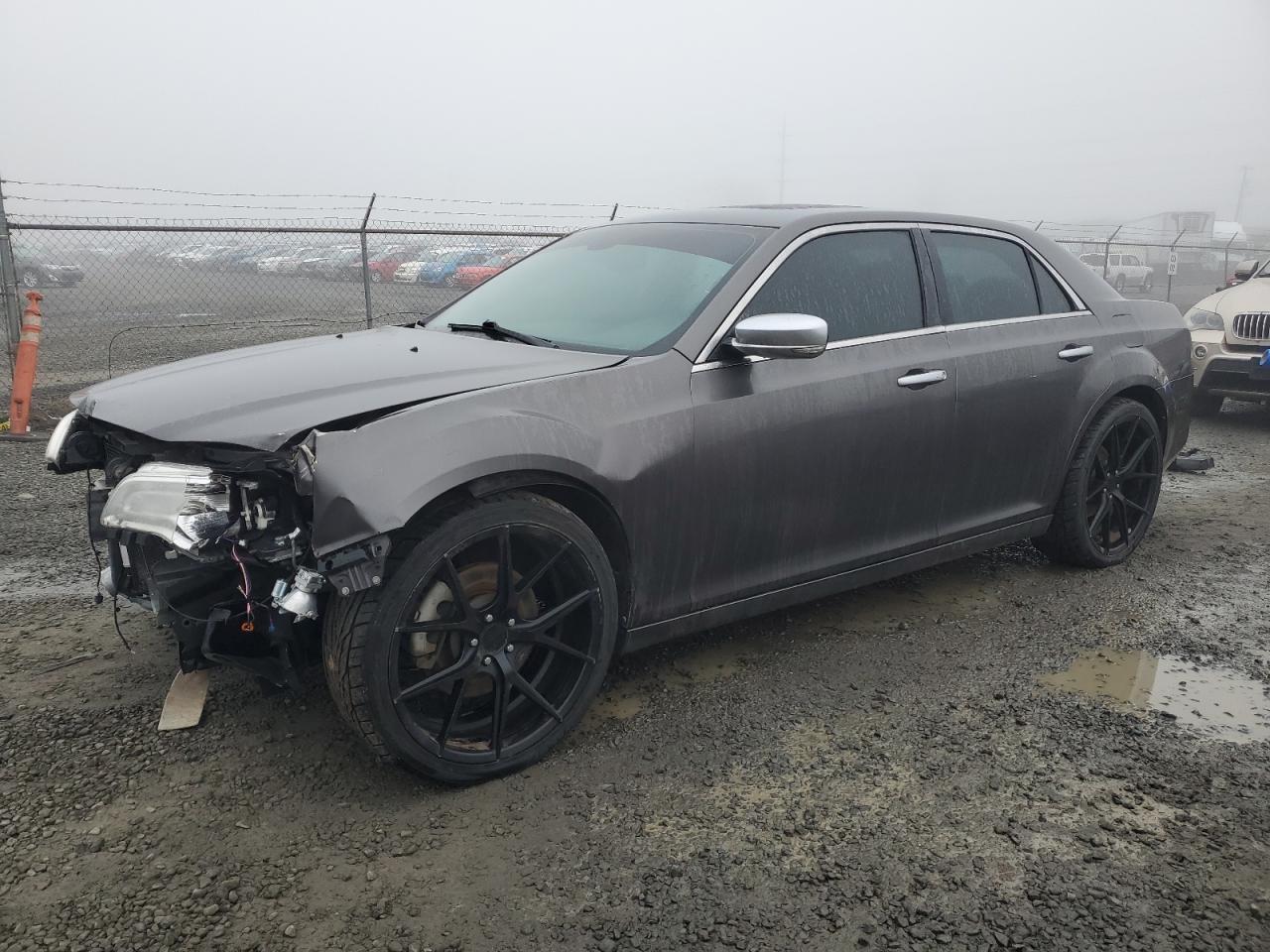 2014 Chrysler 300C Varvatos for Sale in Eugene, OR - Front End