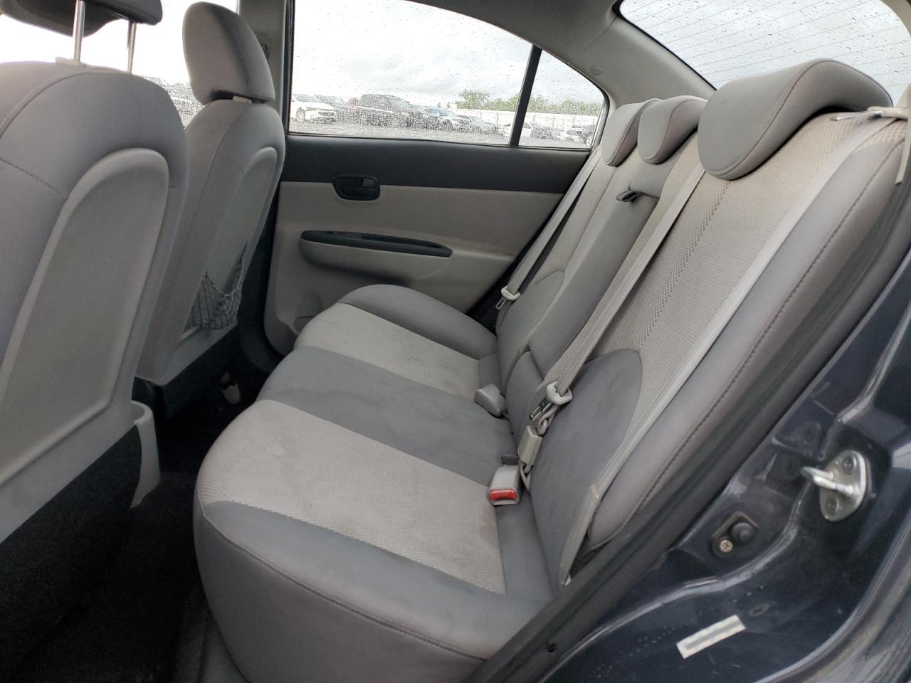 2011 Hyundai Accent - Image 10