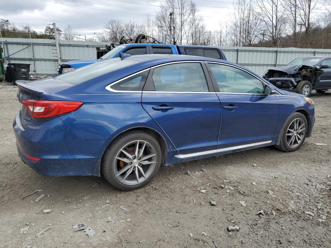 2017 Hyundai Sonata - Image 3