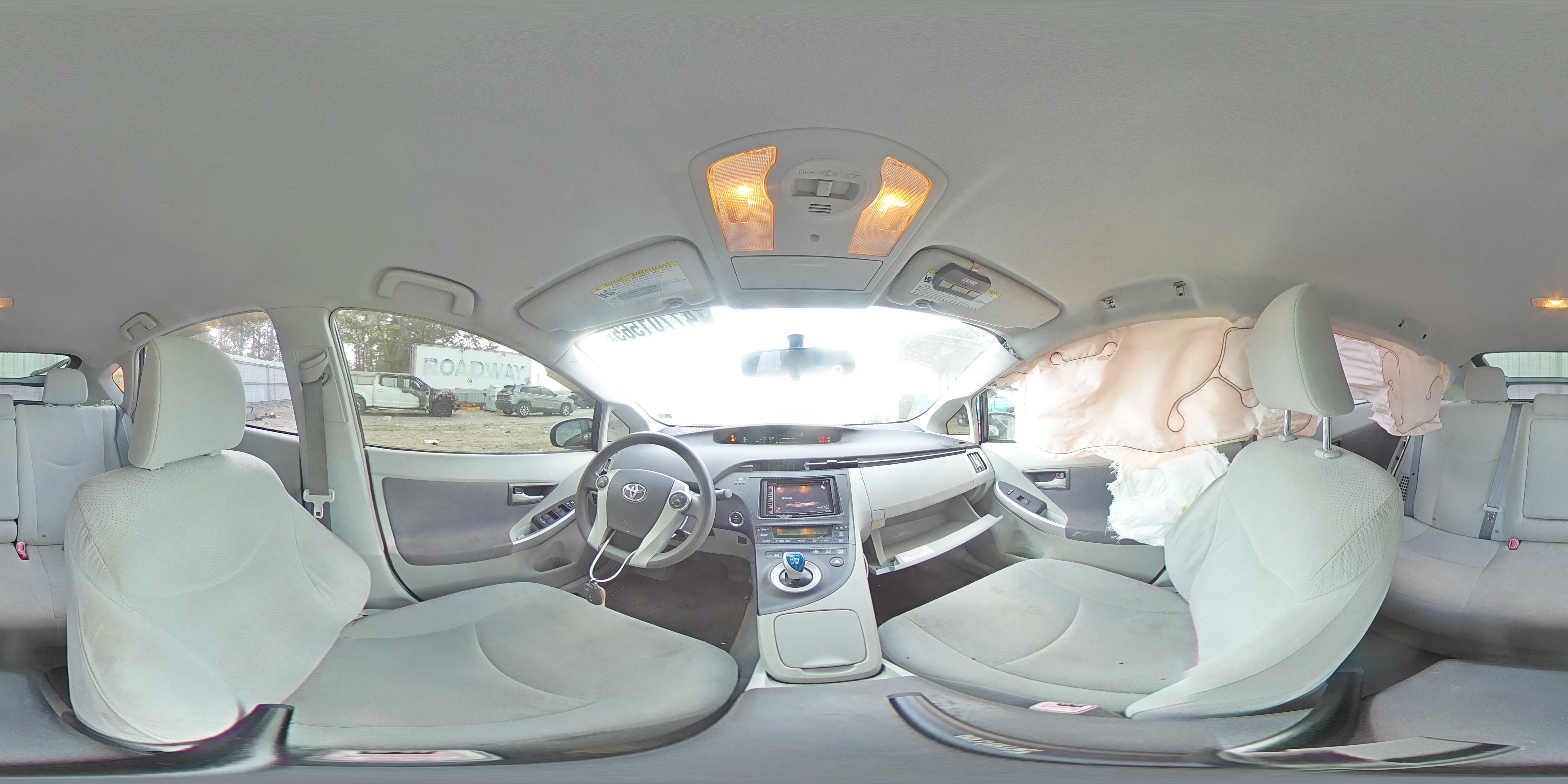 2010 Toyota Prius - Image 13