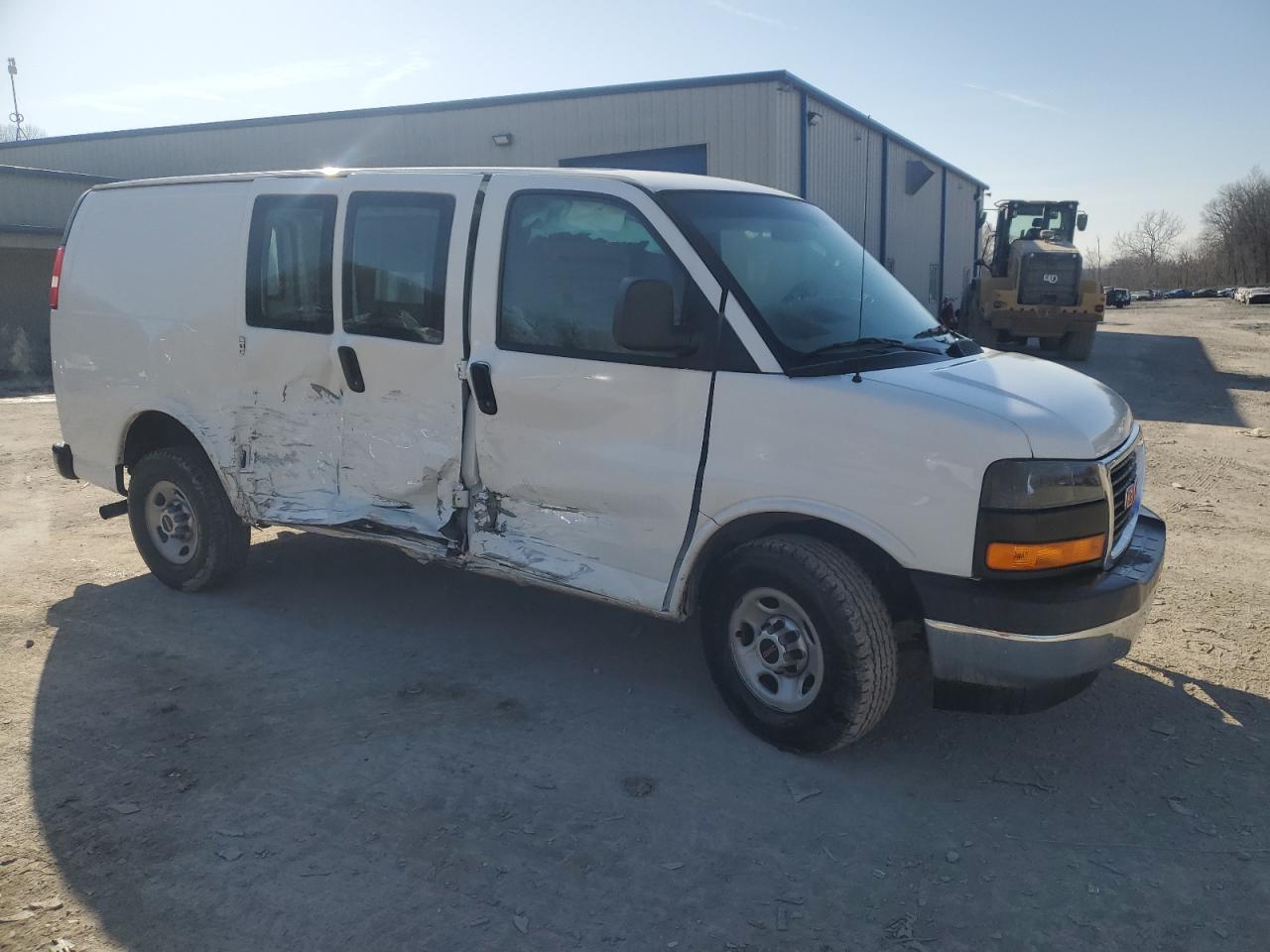 2017 GMC Savana - Image 4