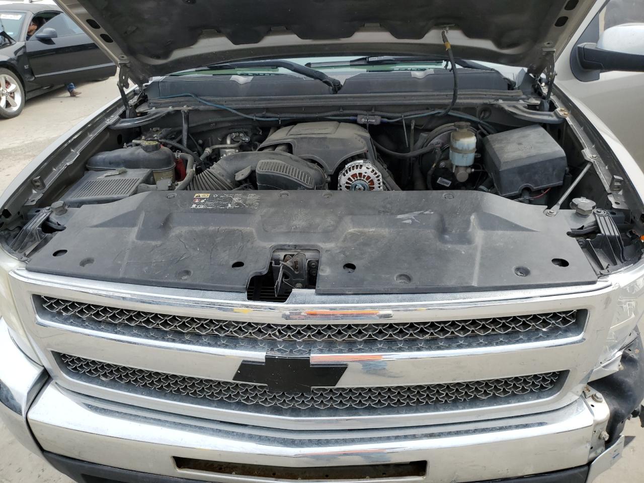 2013 Chevrolet Silverado - Image 11