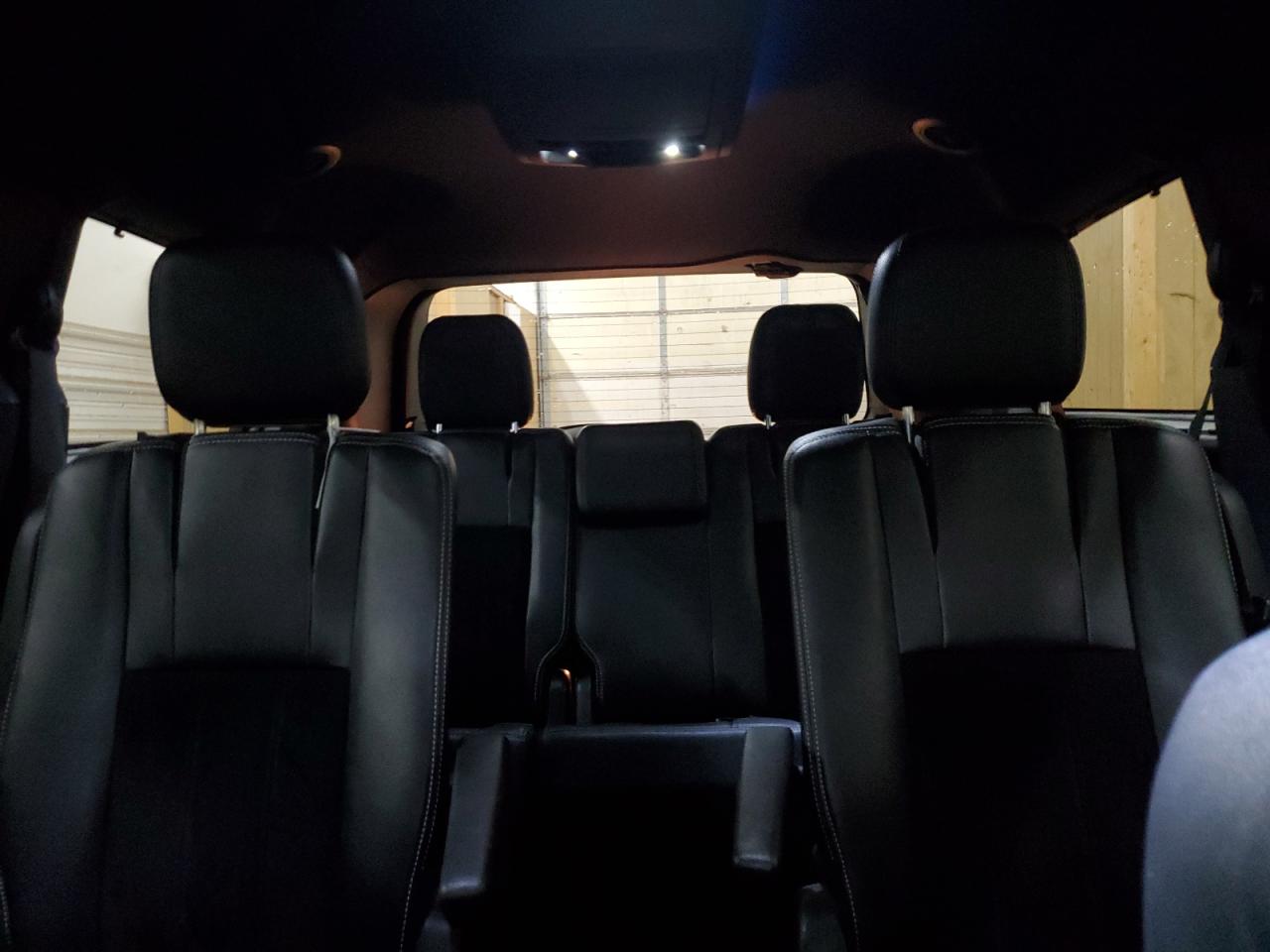 2015 Dodge Caravan - Image 10