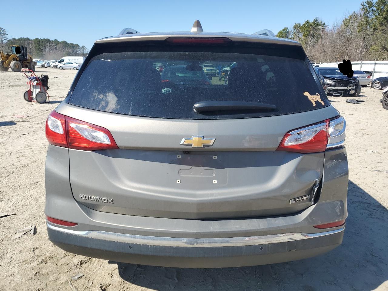 2018 Chevrolet Equinox - Image 6