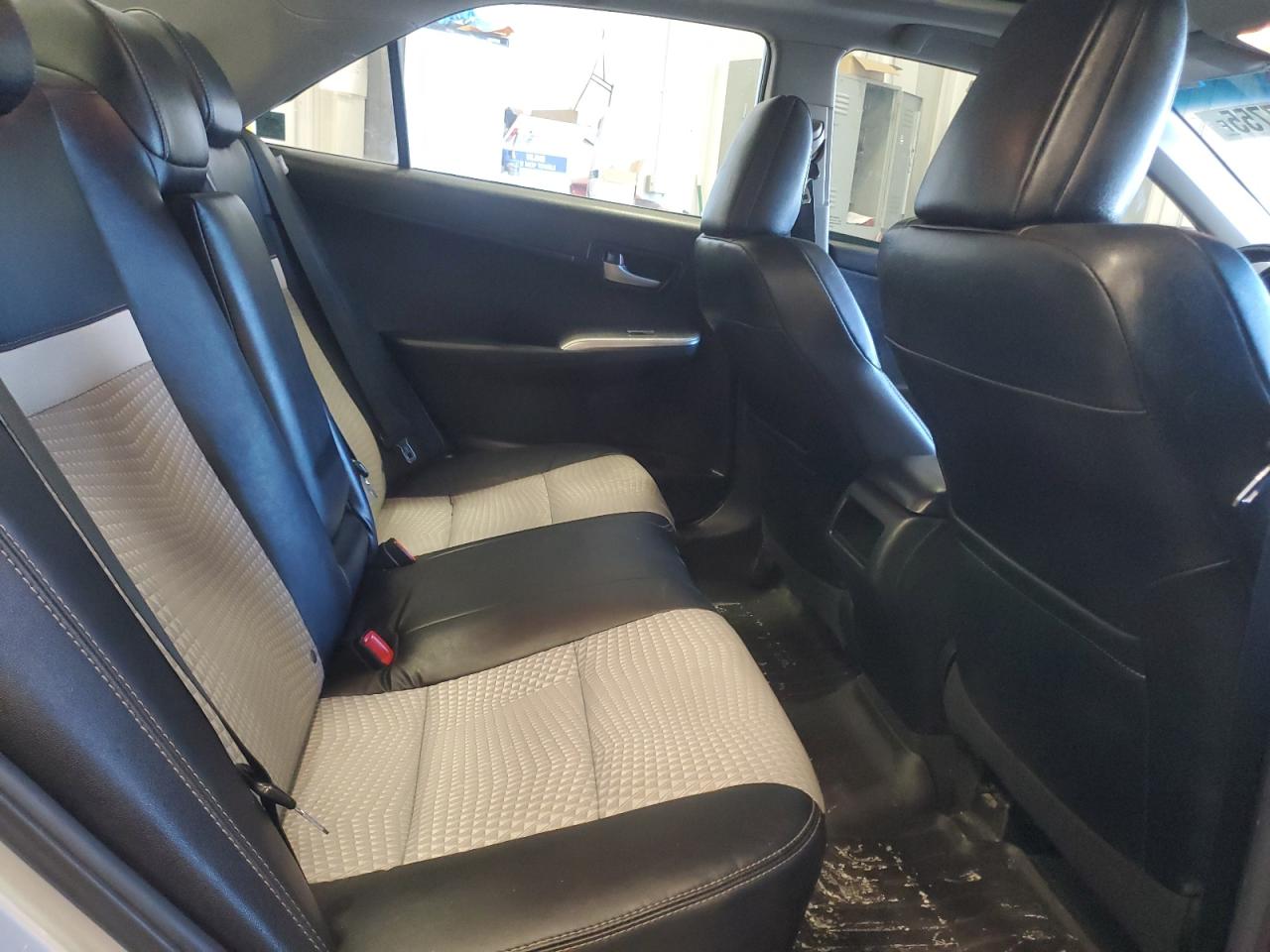 2012 Toyota Camry - Image 10