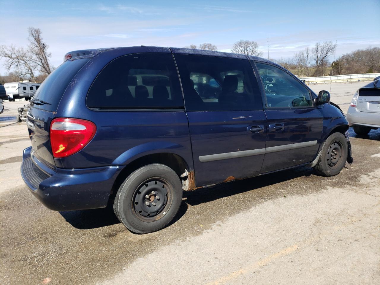 2006 Chrysler Town & Country - Image 3