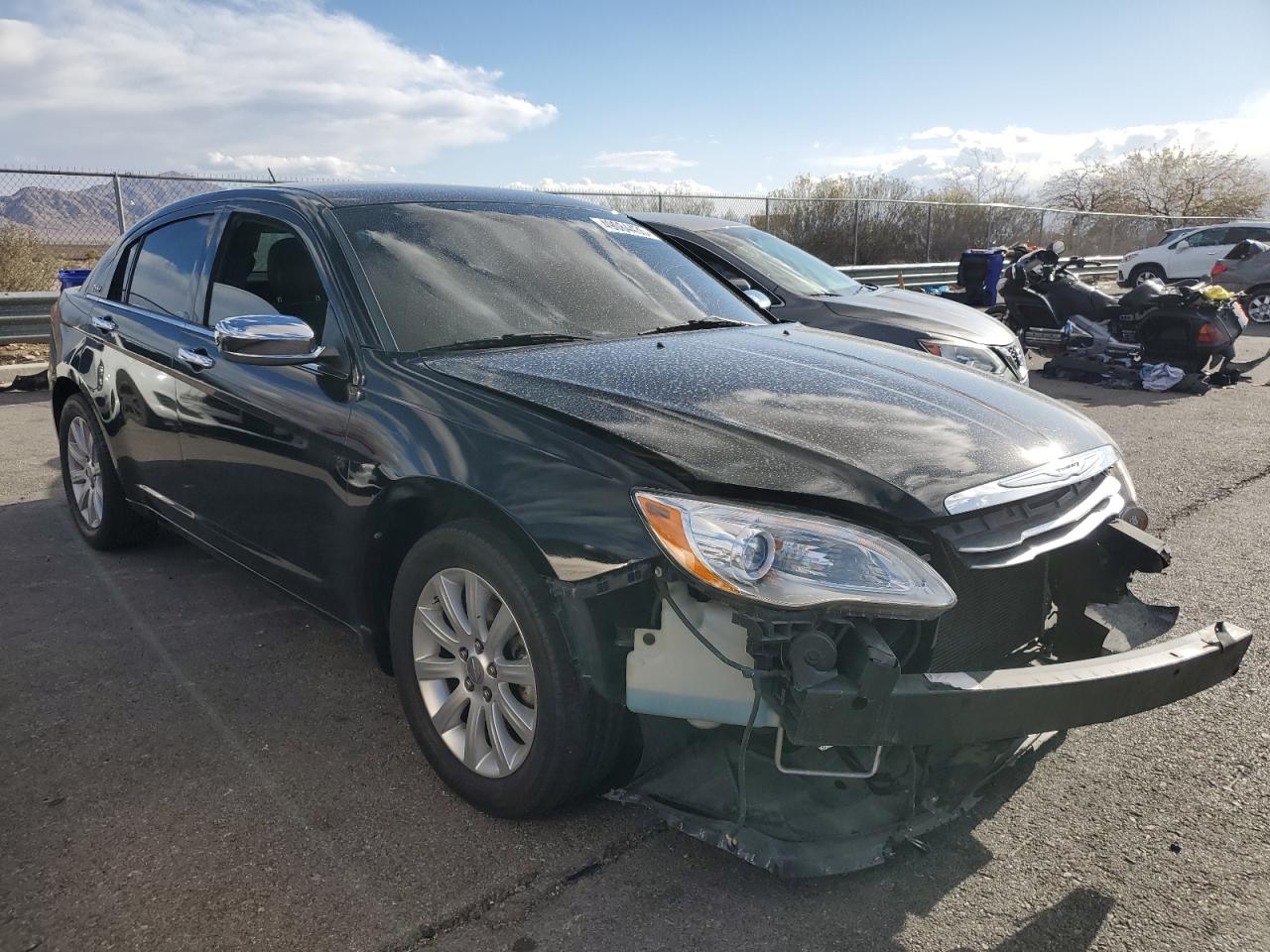 2013 Chrysler 200 - Image 4
