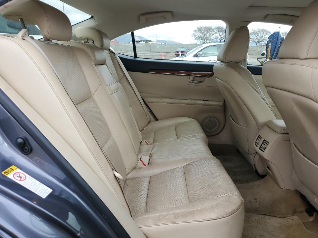 2013 Lexus ES - Image 10