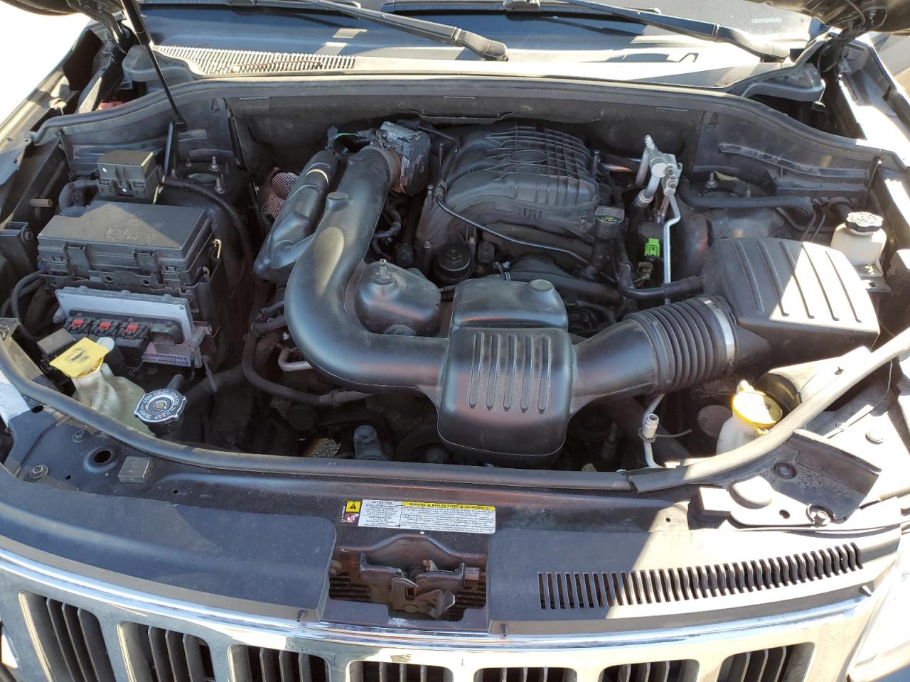 2011 Jeep Grand Cherokee - Image 13