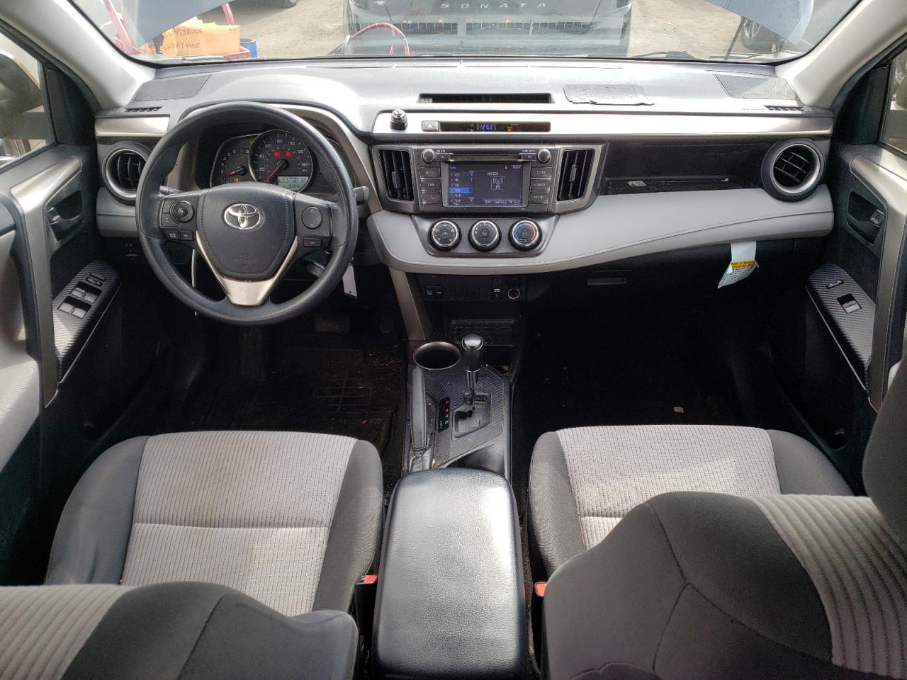 2015 Toyota RAV 4 - Image 8