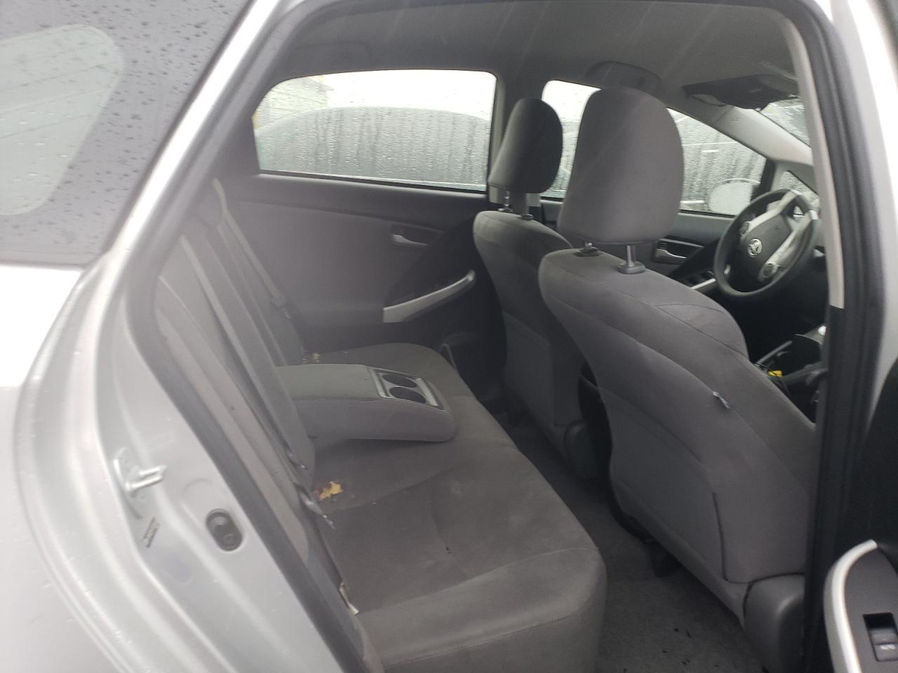 2012 Toyota Prius - Image 10
