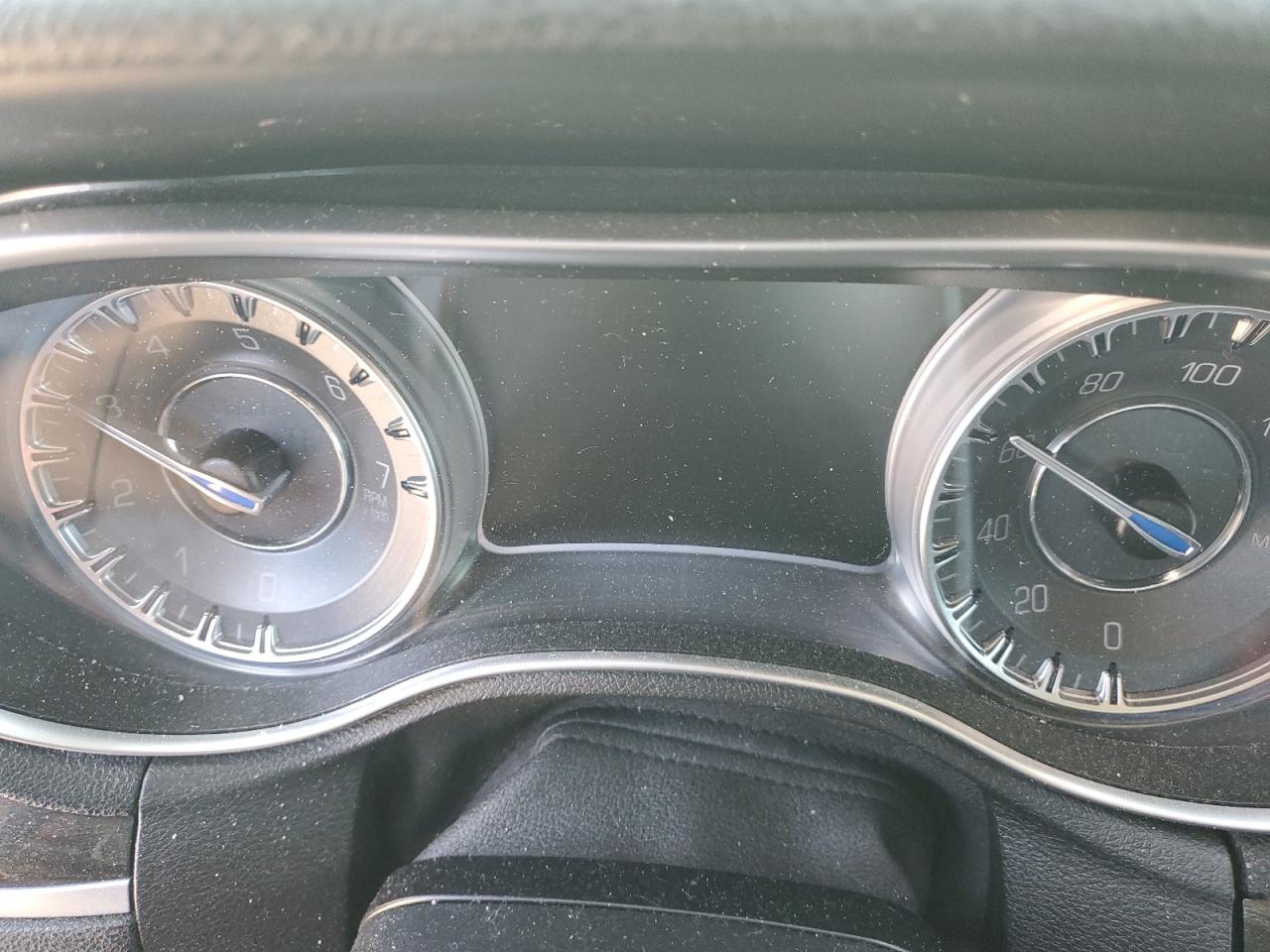 2018 Chrysler 300 - Image 9