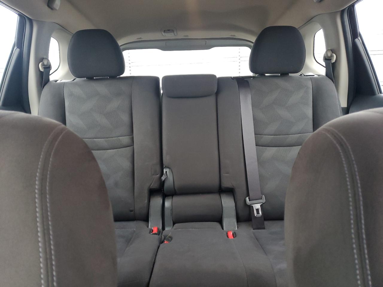 2015 Nissan Rogue - Image 10