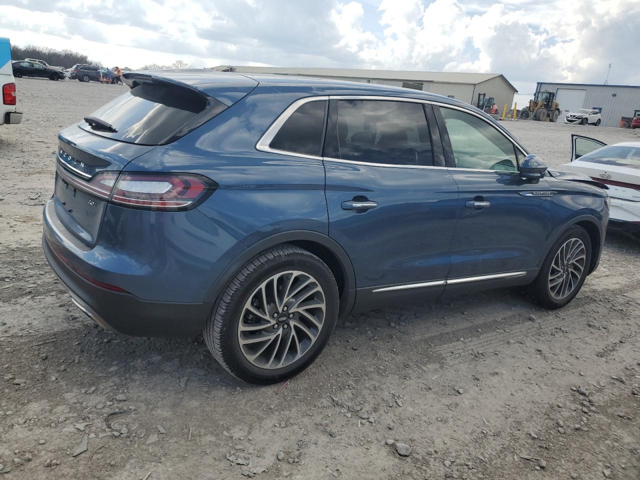 2019 Lincoln Nautilus - Image 3