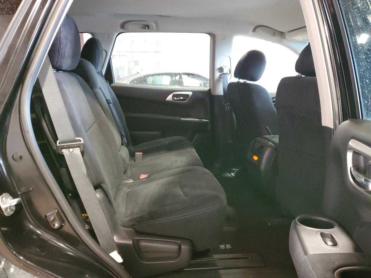2015 Nissan Pathfinder - Image 11