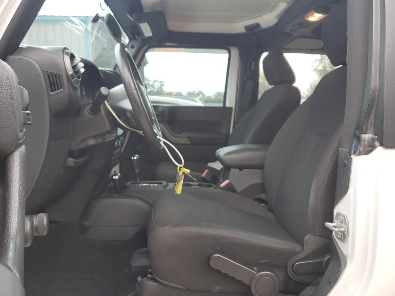 2016 Jeep Wrangler - Image 7