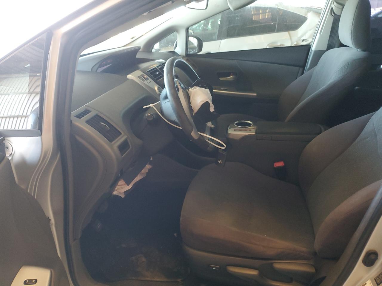 2012 Toyota Prius - Image 7