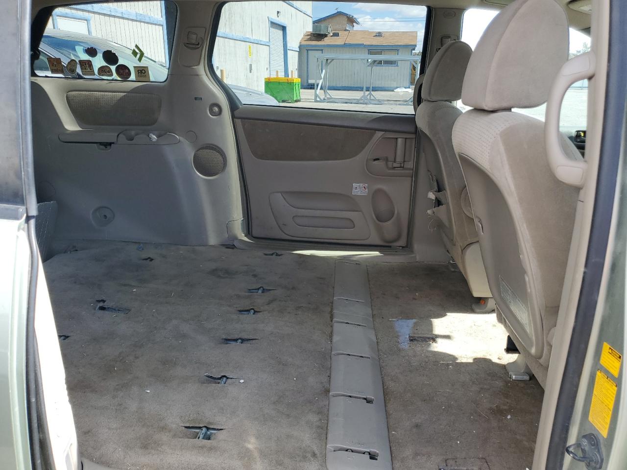 2010 Toyota Sienna - Image 11