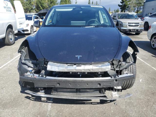  TESLA MODEL Y 2024 Серый