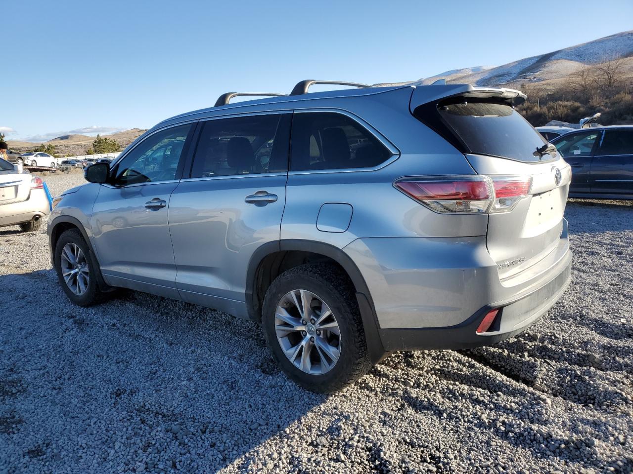 2015 Toyota Highlander - Image 2