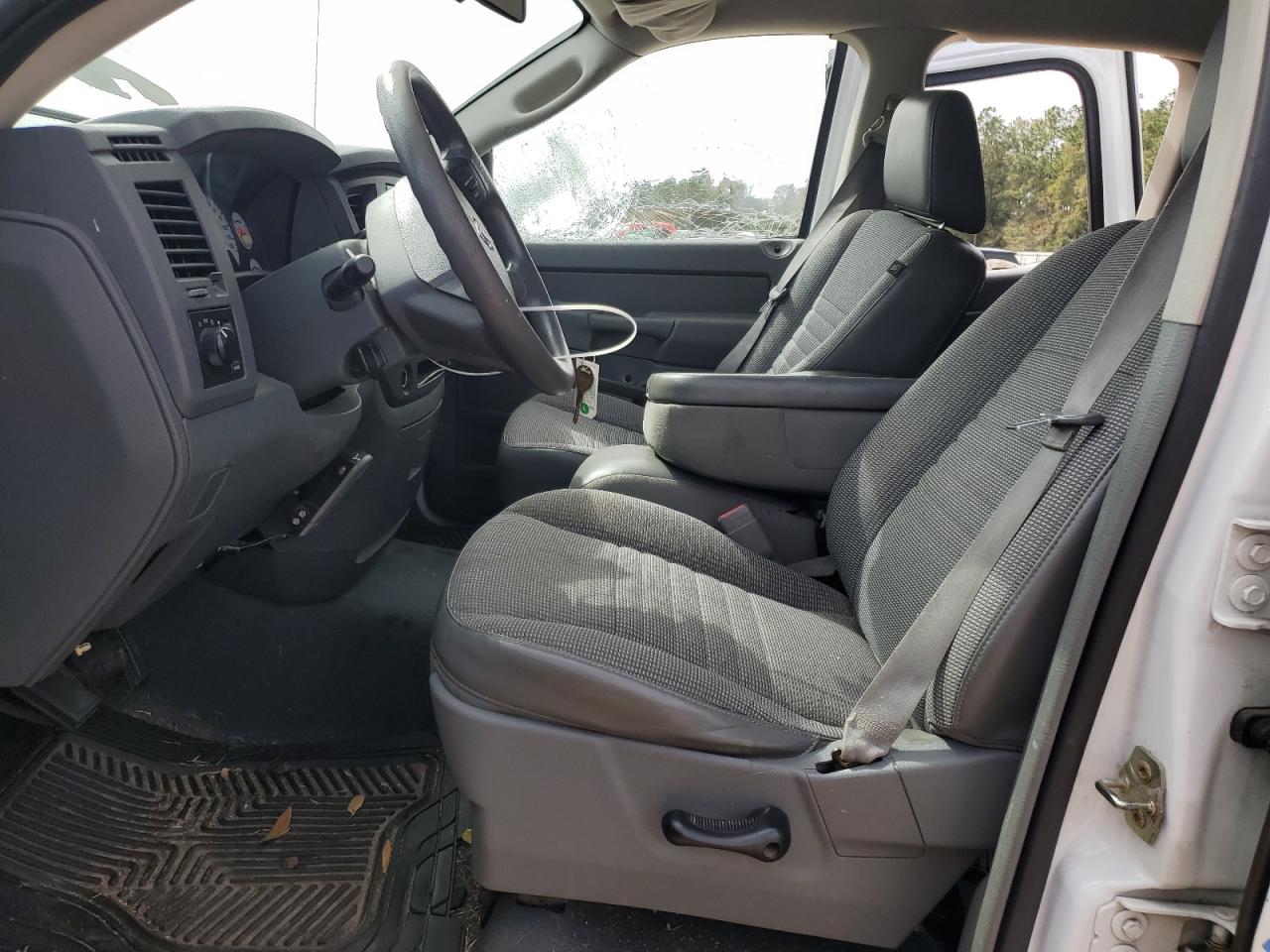 2007 Dodge RAM - Image 7