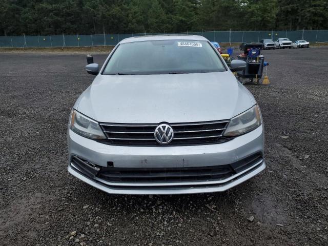 Sedans VOLKSWAGEN JETTA 2016 Srebrny
