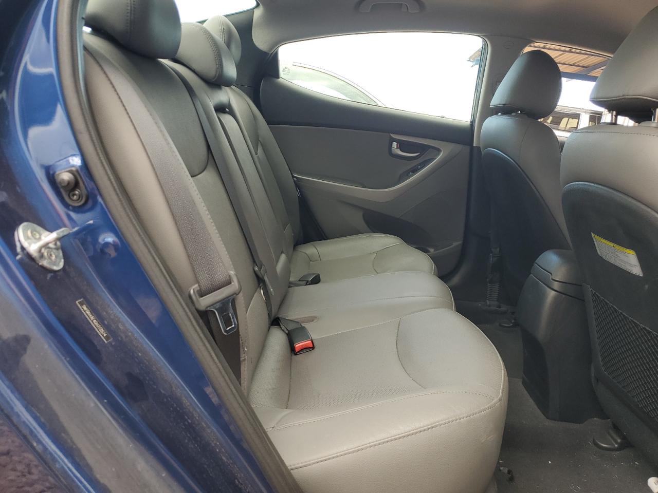 2016 Hyundai Elantra - Image 10
