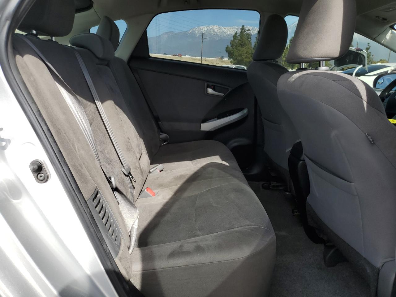 2015 Toyota Prius - Image 11