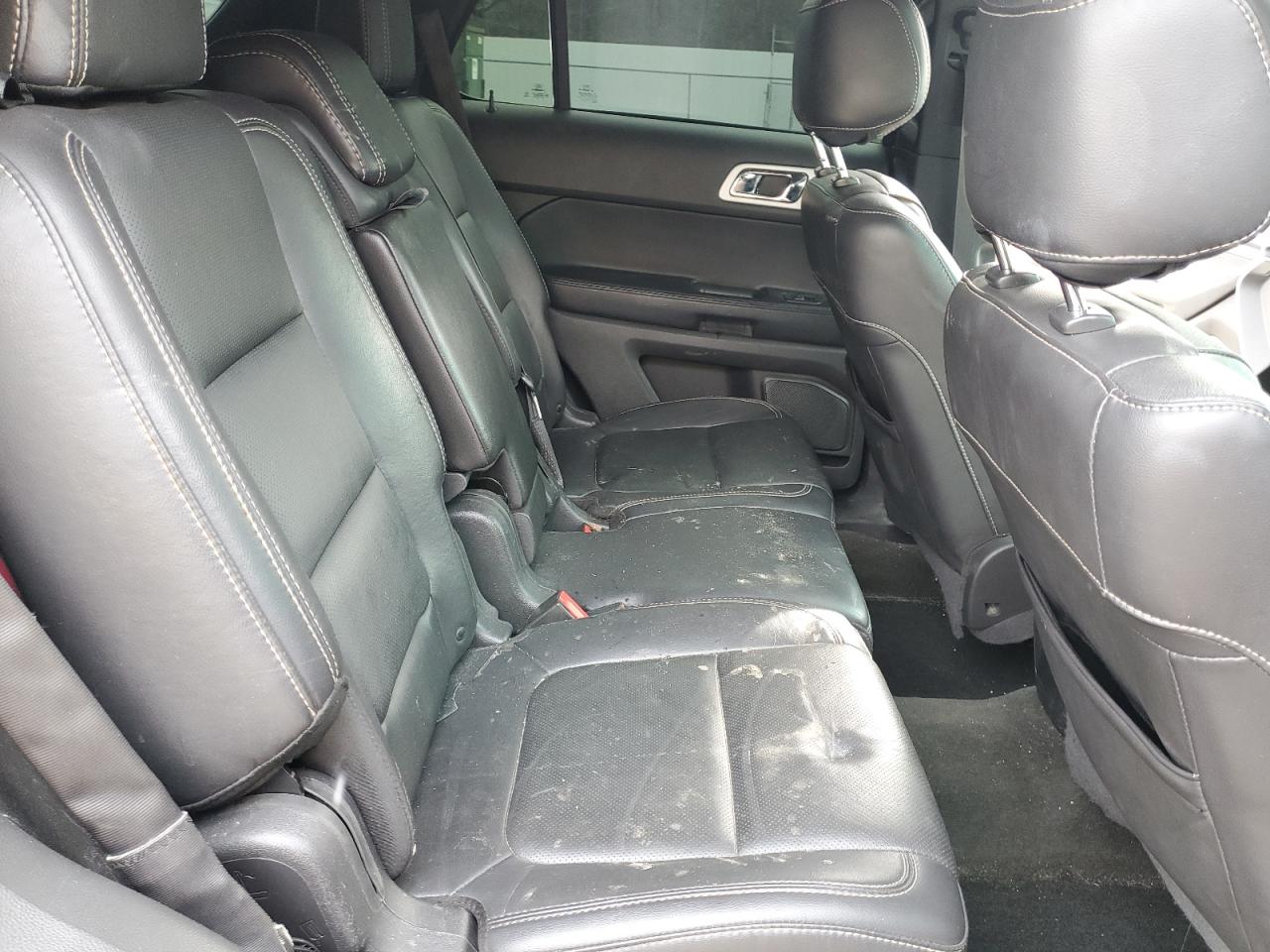 2015 Ford Explorer - Image 11