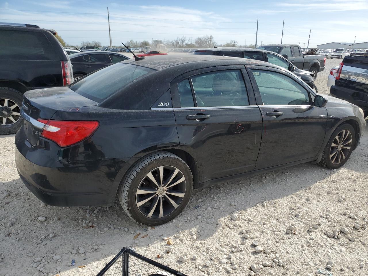 2013 Chrysler 200 - Image 3