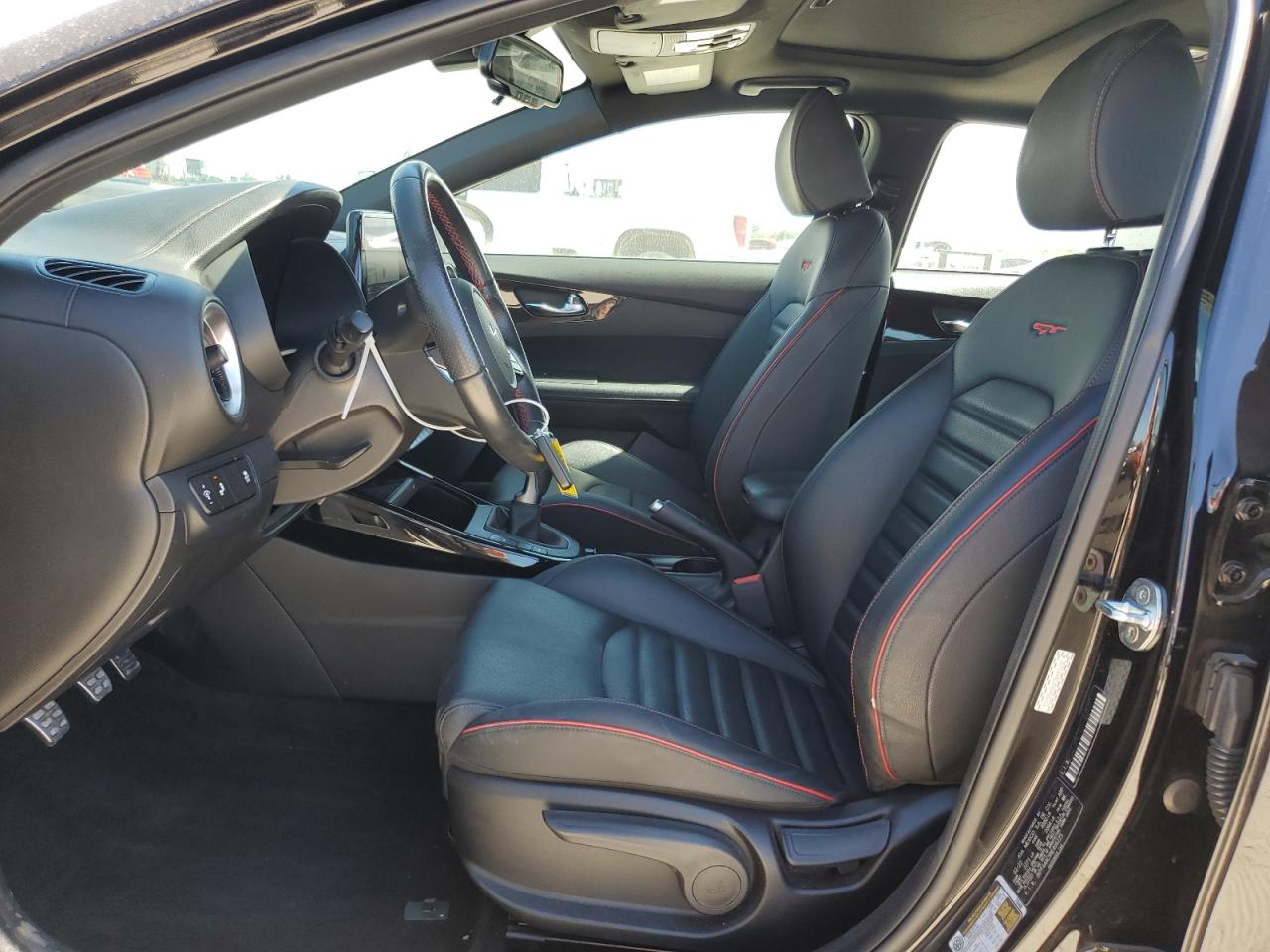 2022 Kia Forte - Image 7
