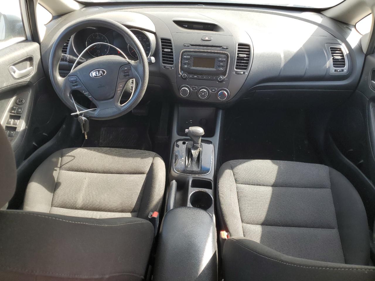 2017 Kia Forte - Image 8