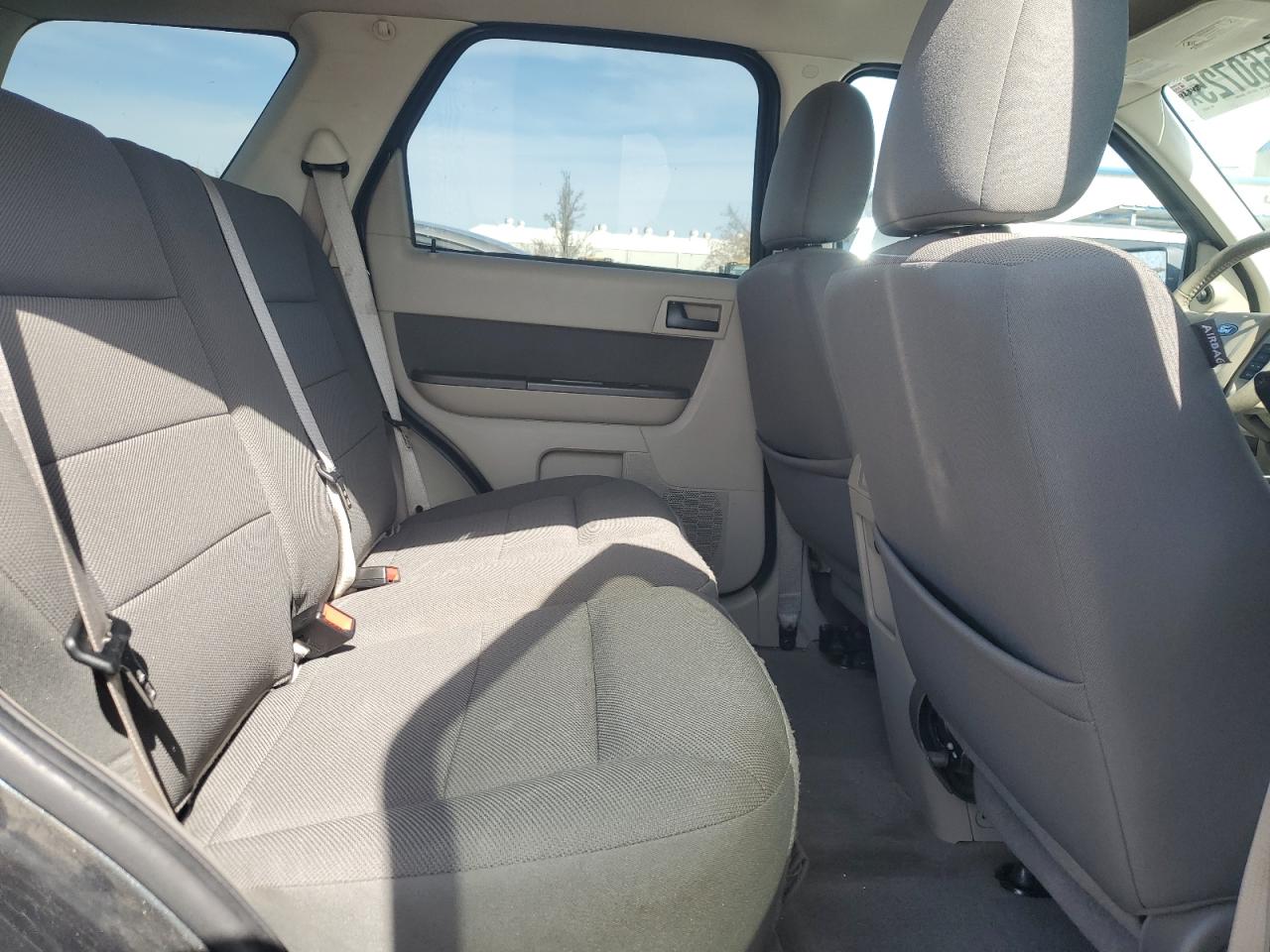 2009 Ford Escape - Image 11