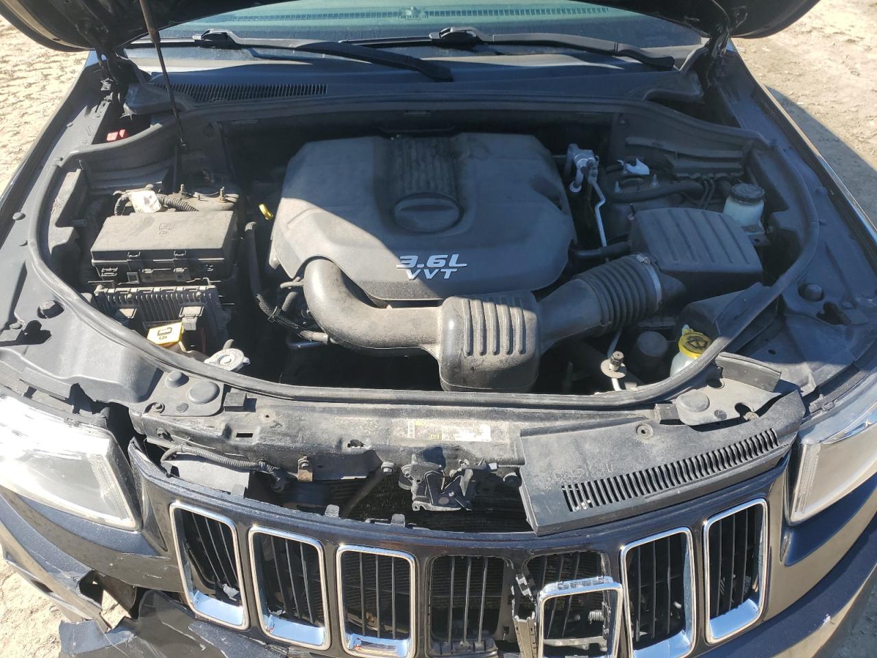 2014 Jeep Grand Cherokee - Image 11