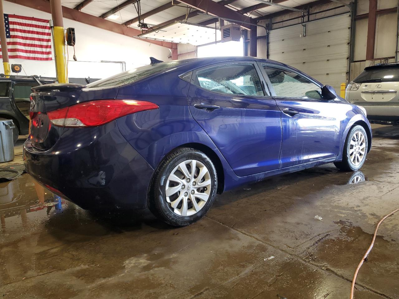 2011 Hyundai Elantra - Image 3