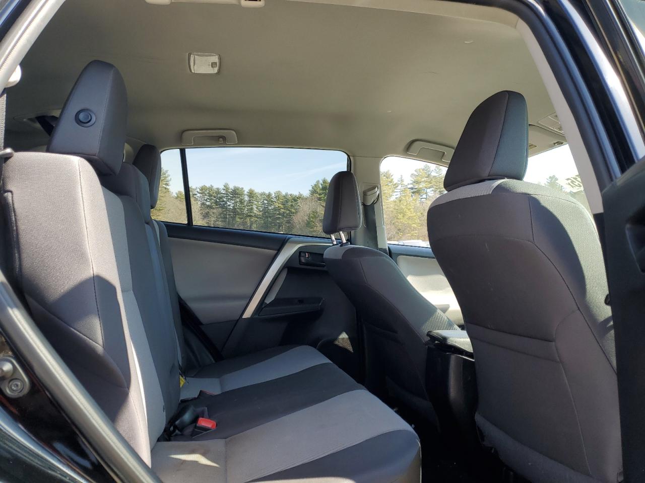 2015 Toyota RAV 4 - Image 11