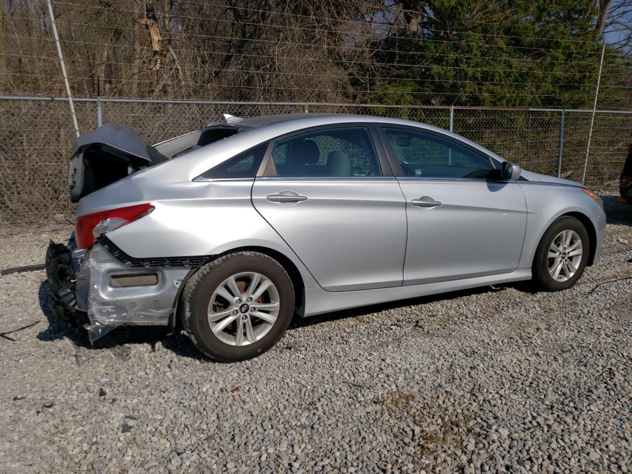 2014 Hyundai Sonata - Image 3