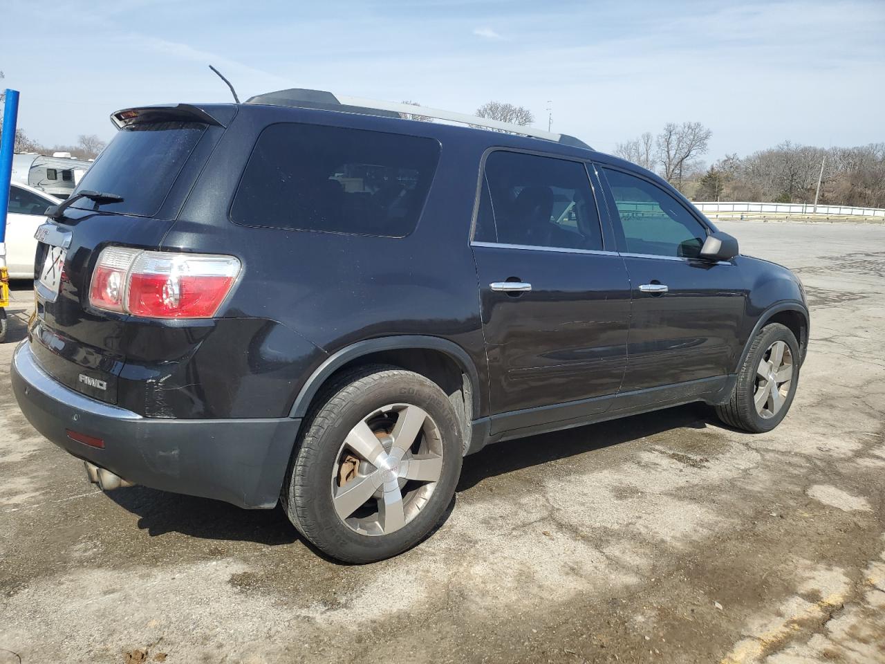 2011 GMC Acadia - Image 3