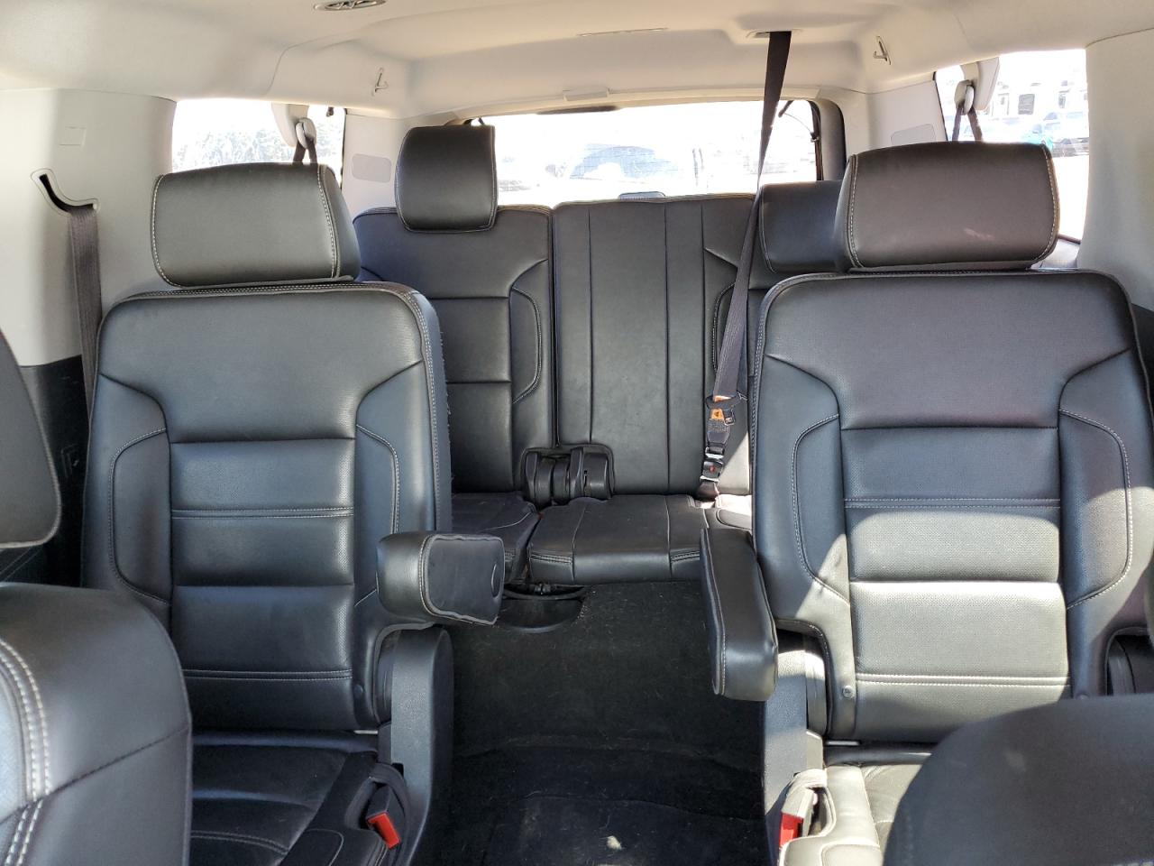 2017 GMC Yukon - Image 10