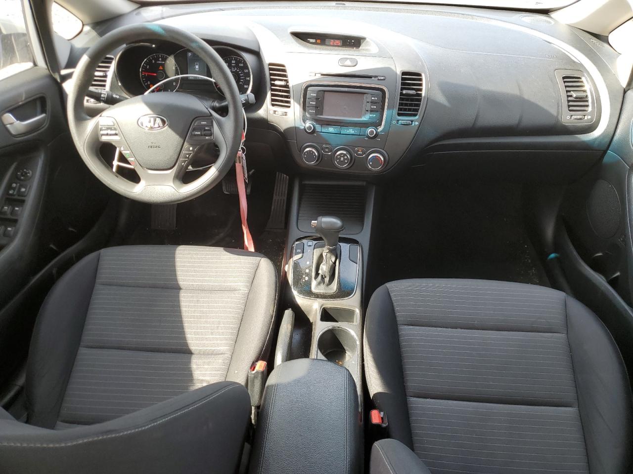 2017 Kia Forte - Image 8
