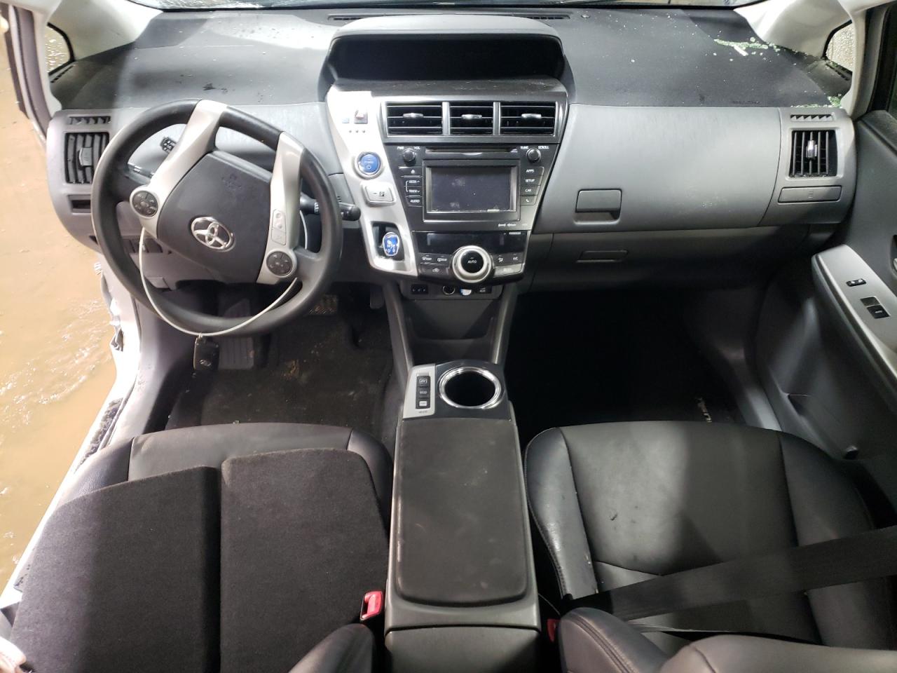 2012 Toyota Prius - Image 8