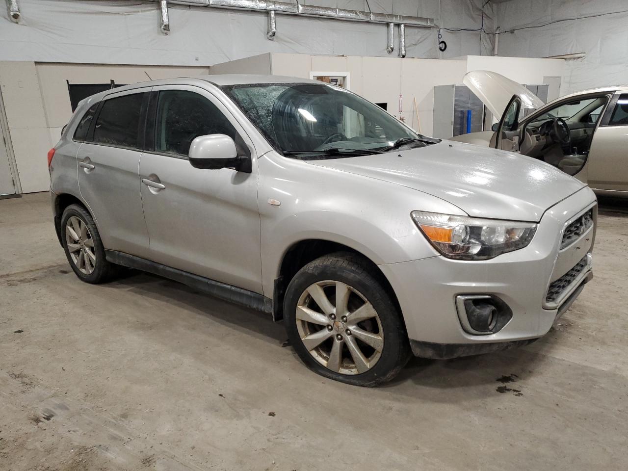 2014 Mitsubishi Outlander - Image 4