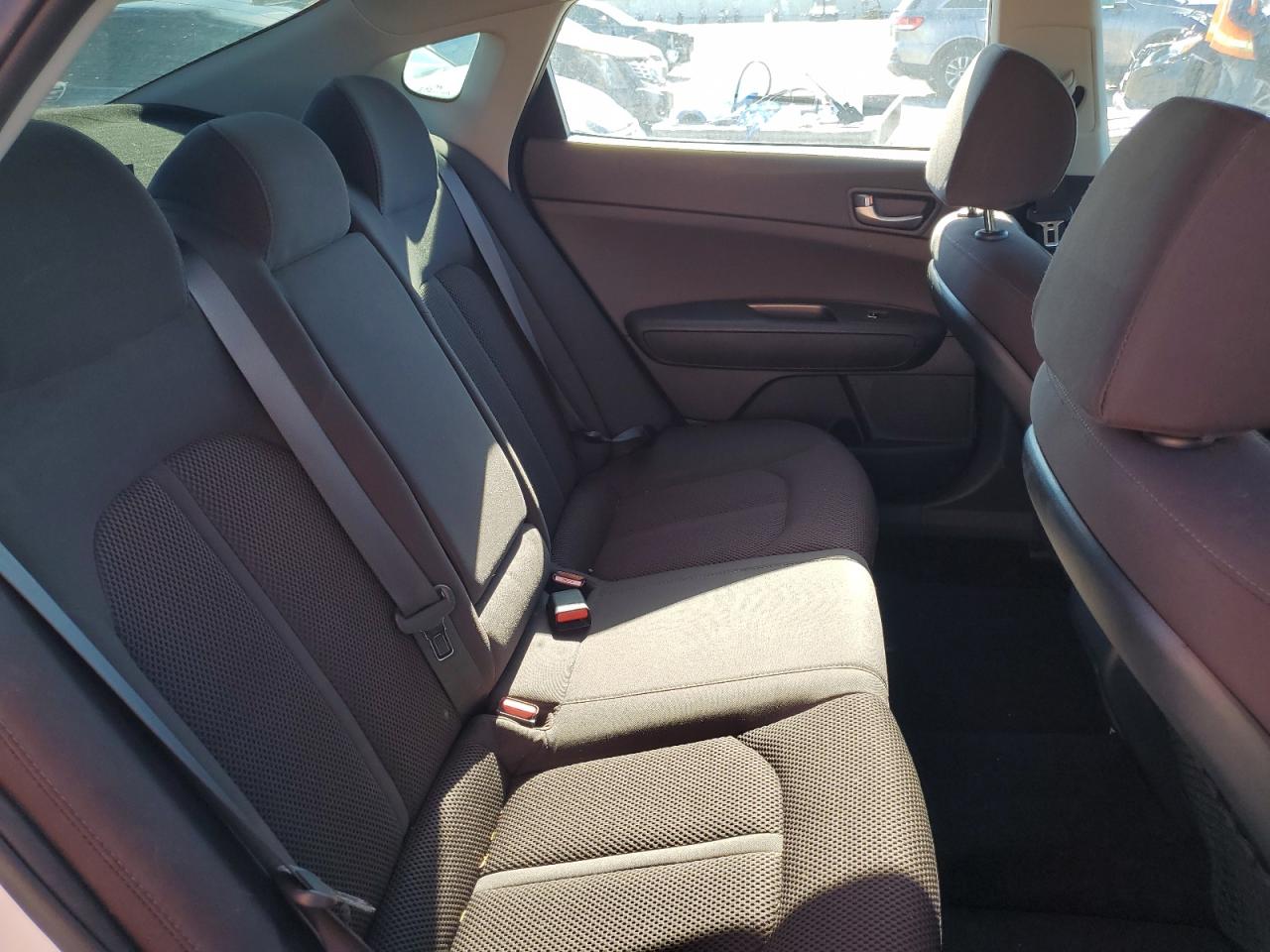 2019 Kia Optima - Image 10