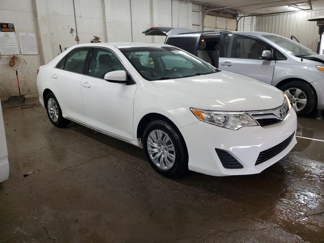 2014 Toyota Camry - Image 4